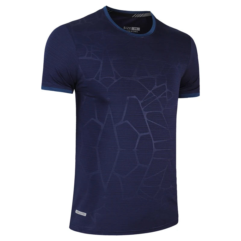 Slim-fit breathable shirt made of lightweight polyester fabric for summer workouts