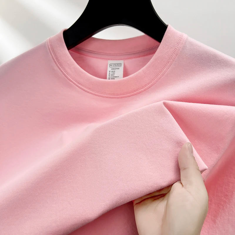 Casual loose-fit cotton t-shirt with O-neck for warm weather