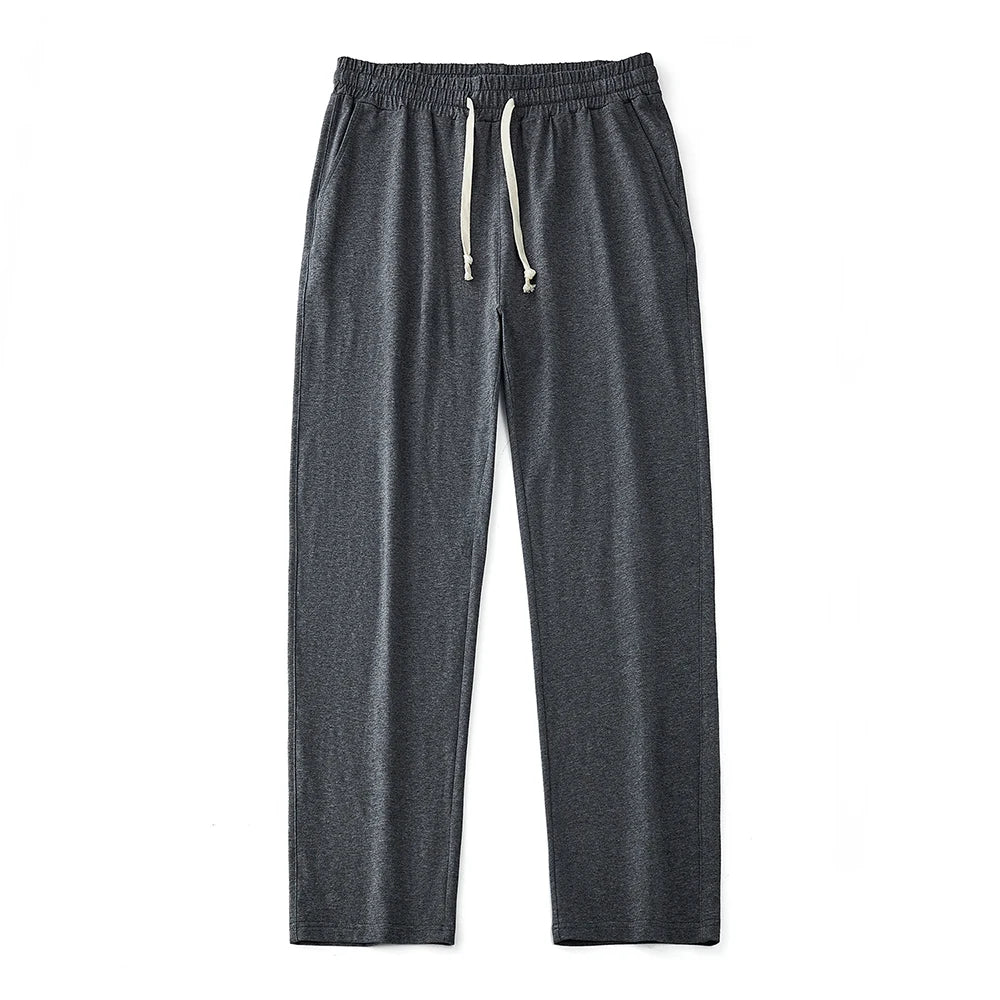Casual men’s trousers with regular fit and soft stretch fabric