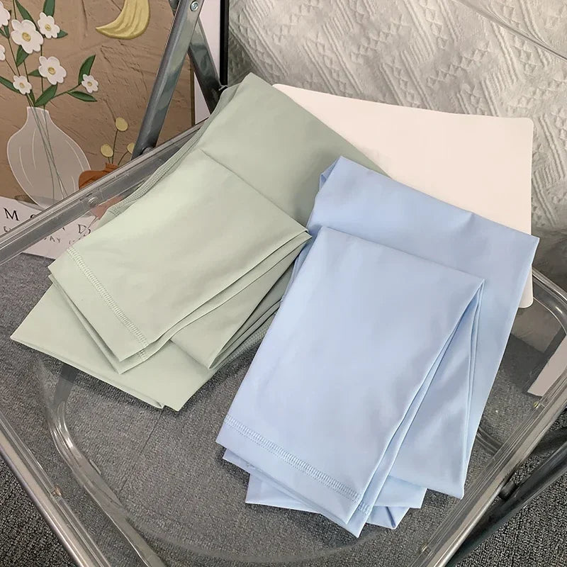 Breathable quick-dry leggings in blue, featuring a wide waistband and flexible fit for women who stay active every day.