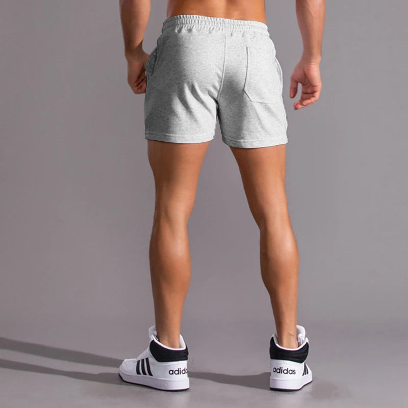Lightweight men's shorts with elastic waistband and breathable fabric