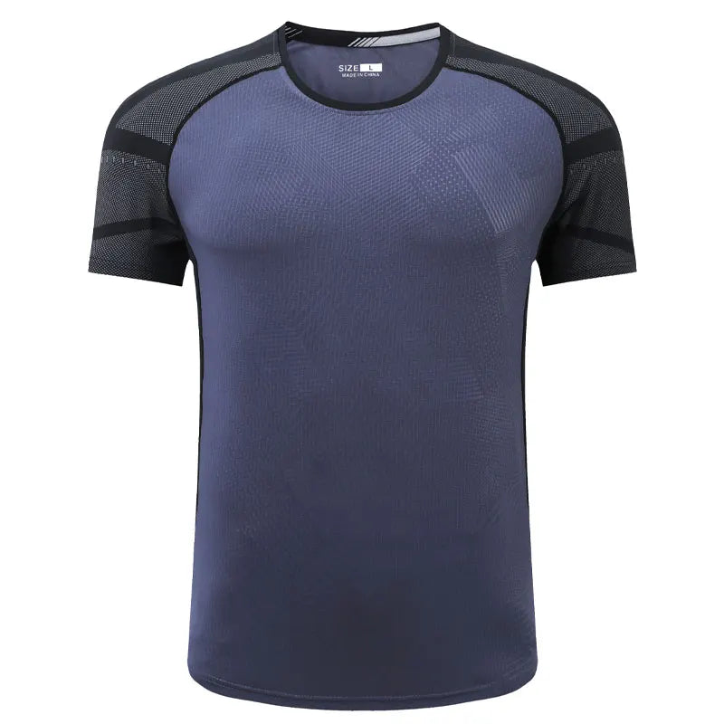 Athletic raglan sleeve tee designed for running and outdoor training