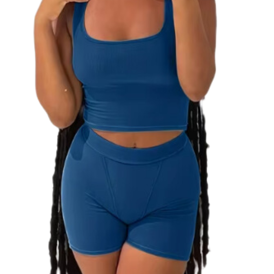 Supportive and stylish workout set with a flattering, relaxed fit.