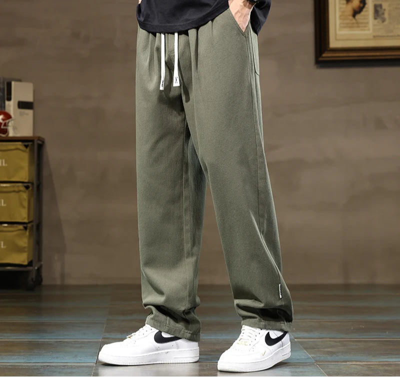 Comfortable straight trousers suitable for all-season wear