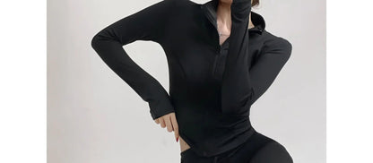 Lightweight athletic jacket with full sleeves and zipper closure, designed for sun protection and comfortable movement.